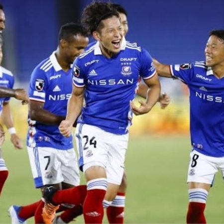 FUTBOL: Japonya liginde Yokohama F. Marinos şampiyon oldu